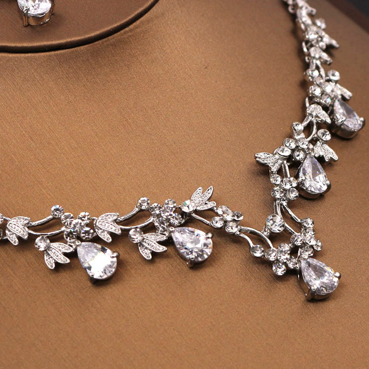 Korean fine and simple Bridal Necklace Set Earrings, two sets of Rhinestone Wedding Dress with jewelry accessories