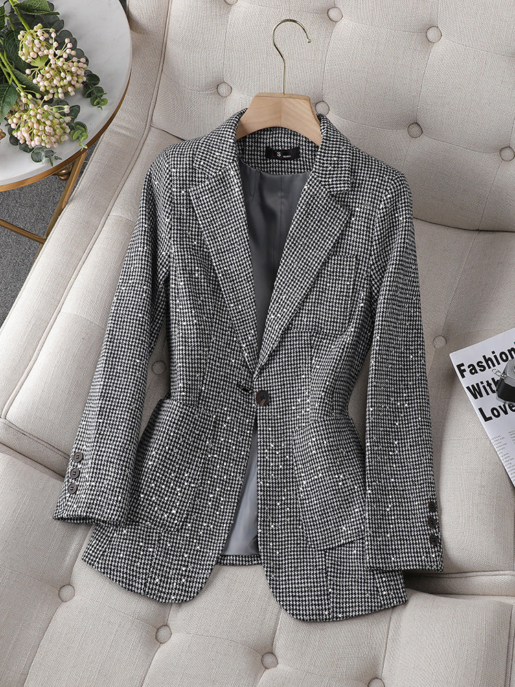 Small top non ironing wool suit