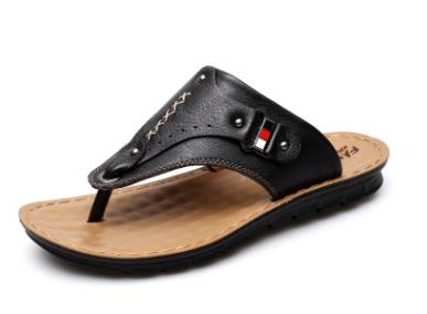 2020 summer new men's casual leather slippers clip toe beach shoes leather sandals men's soft bottom
