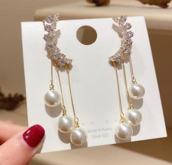 New flash diamond earrings women's ear clip shaking sound net red temperament tassel long pearl earrings factory goods
