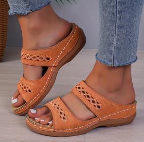 Non-slip open toe sandals allow you to walk without resistance.