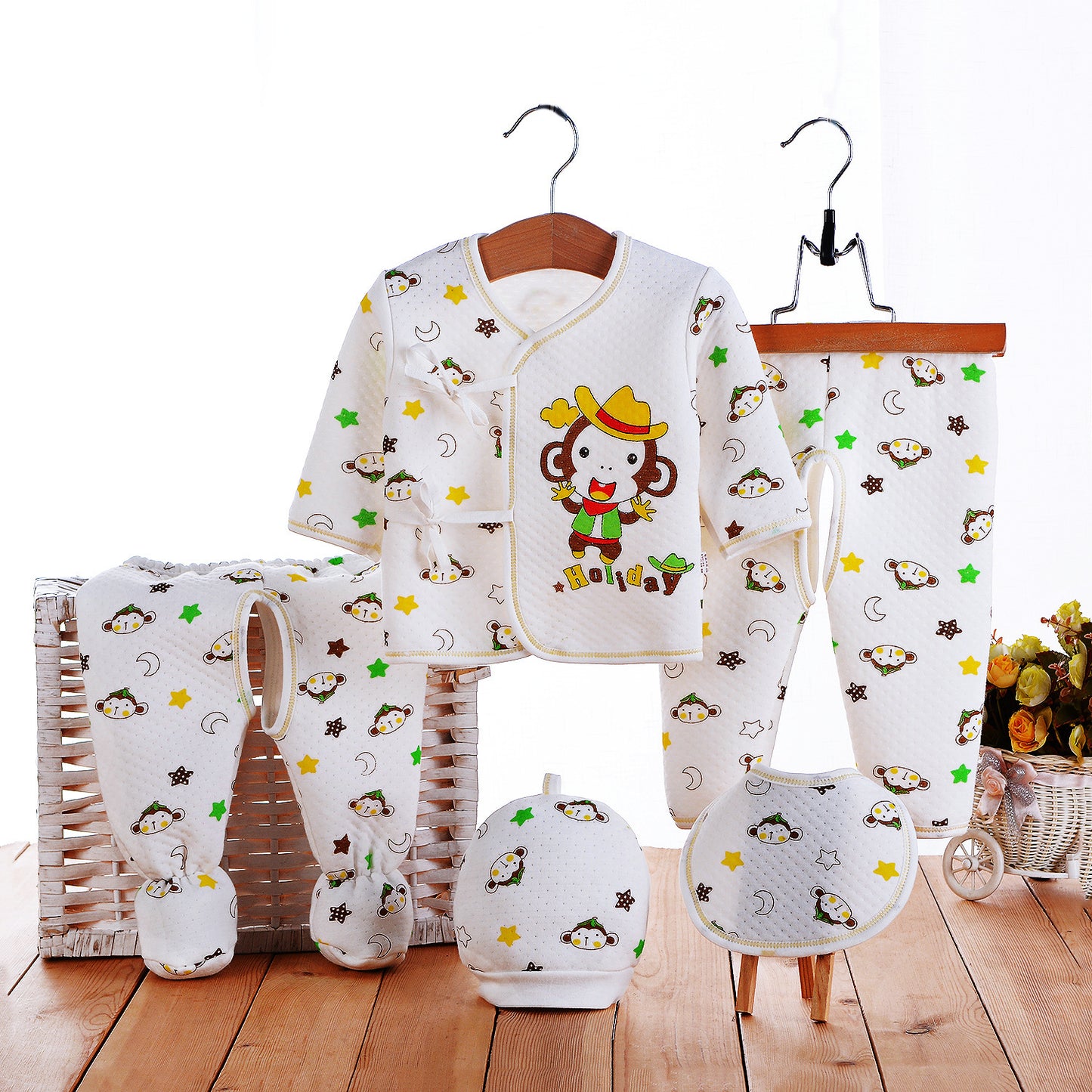 Manufacturers selling baby winter thermal underwear with thickened five suit 0-4 months baby pure cotton group