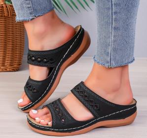 Non-slip open toe sandals allow you to walk without resistance.