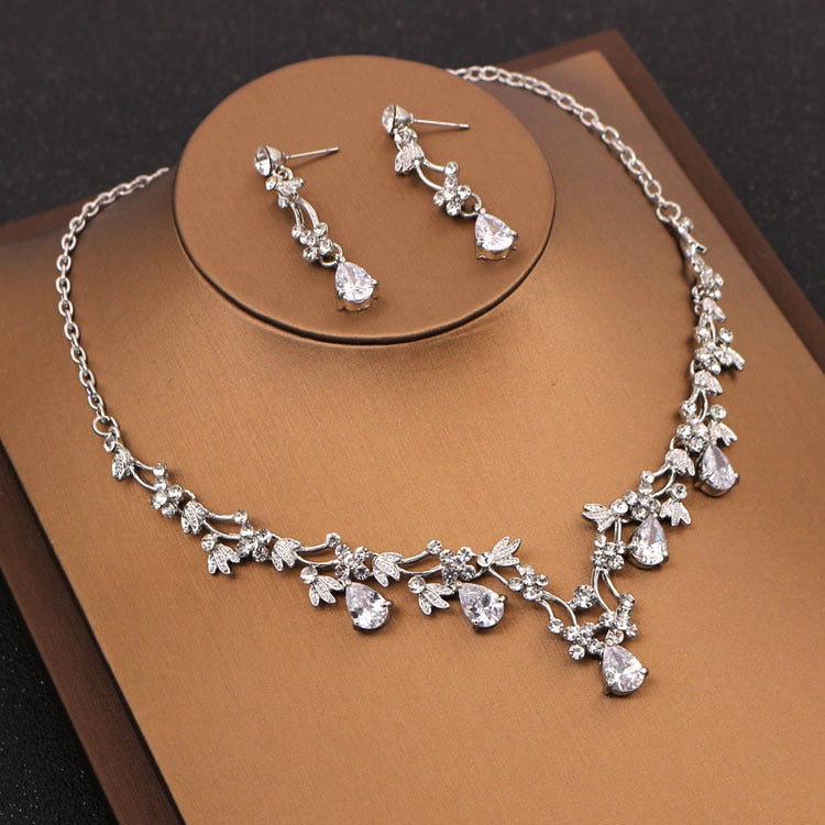 Korean fine and simple Bridal Necklace Set Earrings, two sets of Rhinestone Wedding Dress with jewelry accessories