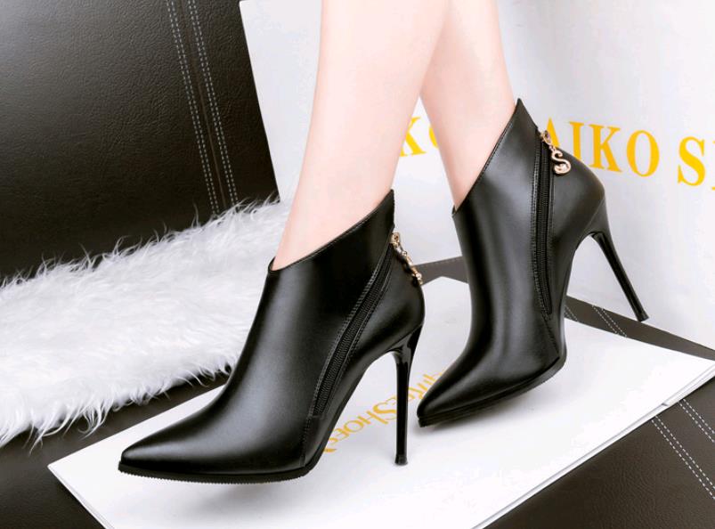 Sexy pointed Martin boots stiletto high heel ankle boots autumn and winter new women's boots England bare boots ankle boots