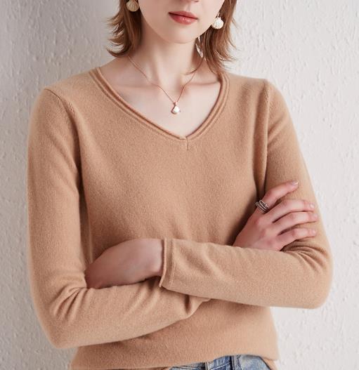 Korean version 2020 autumn and winter Korean version new v-neck loose sweater women's long-sleeved solid color inner pullover knitted bottoming shirt, v-neck loose sweater women, solid color inner pullover knitted