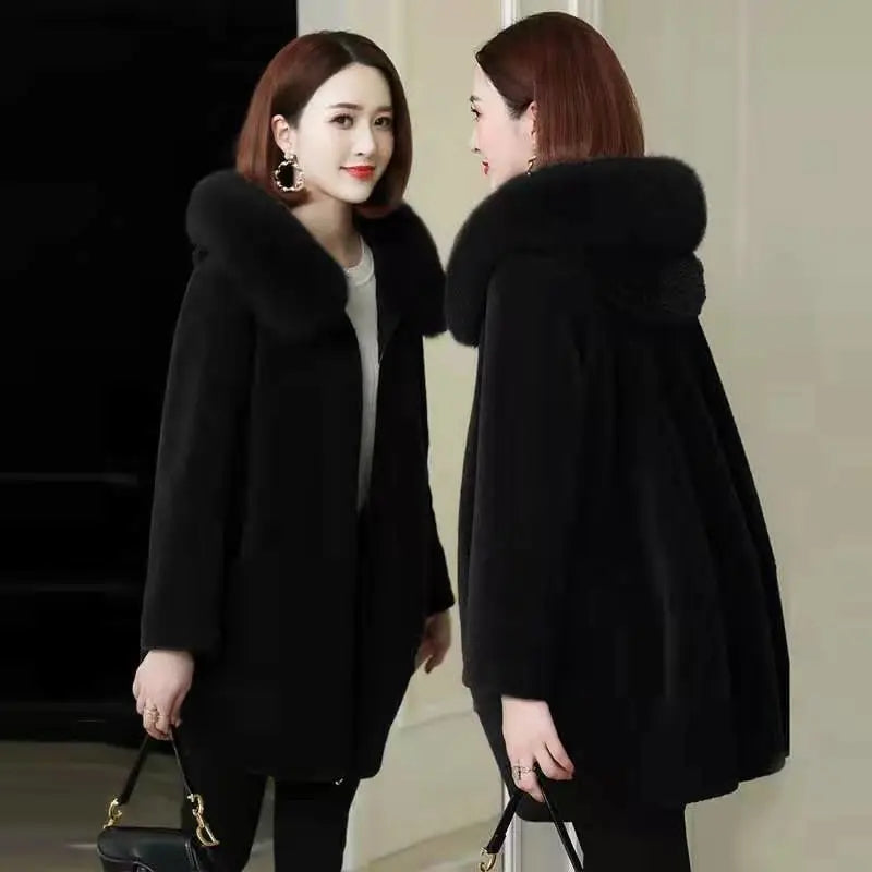 2023 New Sheep Shearing Coat Jacket Women Winter Faux Fur Overcoat Middle-aged Female Hooded Windproof And Warm Coats 5XL