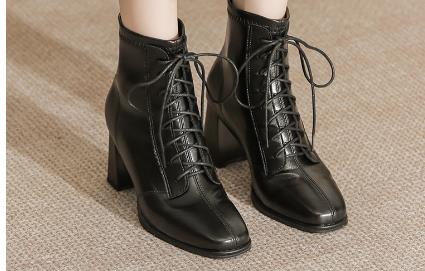 Lace-up Retro Mid-tube Boots Women's Fashion Trend Autumn And Winter
