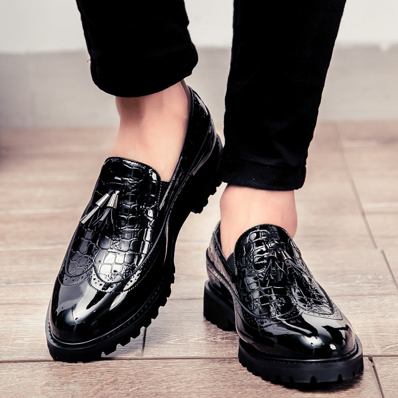 Carved retro set foot men's lazy leather shoes