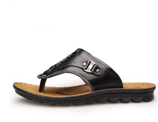 2020 summer new men's casual leather slippers clip toe beach shoes leather sandals men's soft bottom