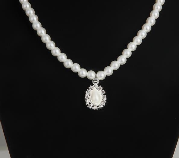 Pearl necklace set
