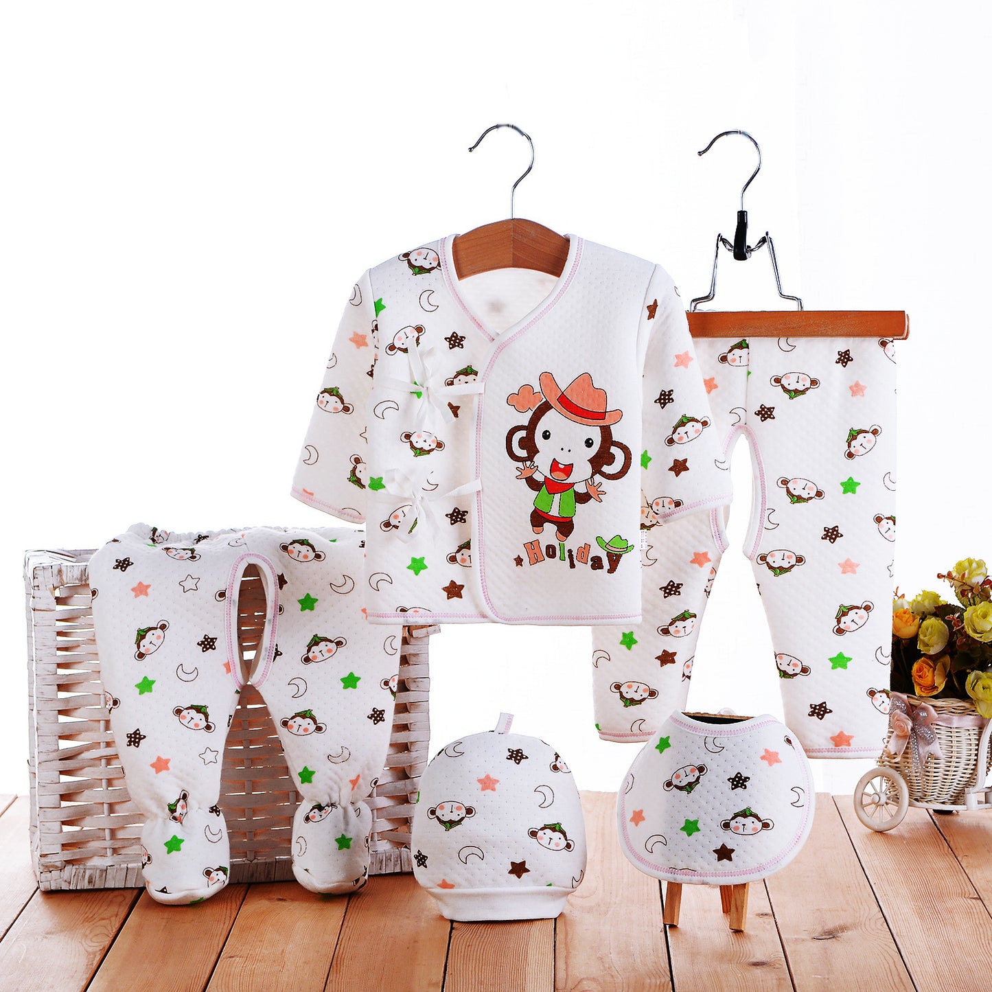 Manufacturers selling baby winter thermal underwear with thickened five suit 0-4 months baby pure cotton group