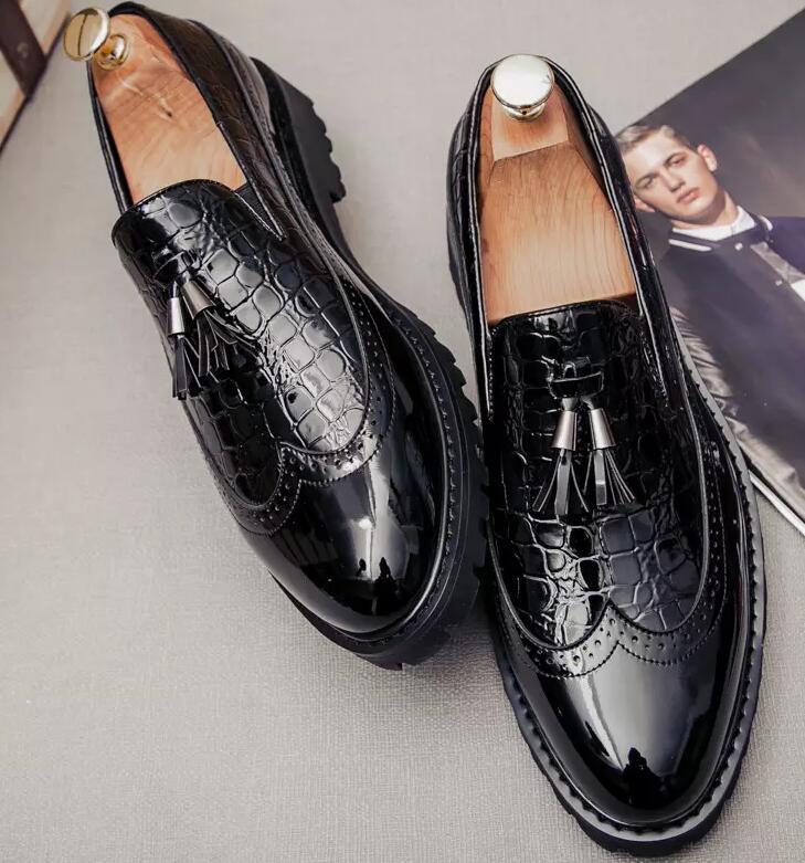 Carved retro set foot men's lazy leather shoes