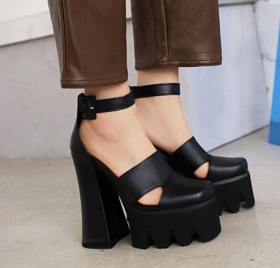 Large Women's Hollowed-out Strapping Thick Heel Hollow-out Sandals