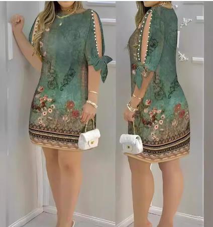 Vestido Curto Raffina Manga com Fenda e Pérolas