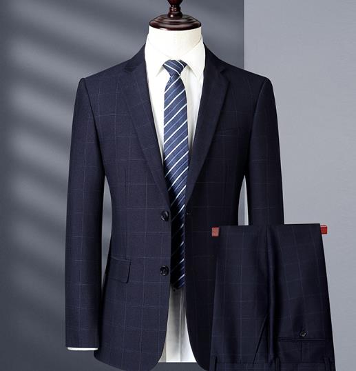 Classic and Sophisticated Plaid Men's Suit - 2 Pieces