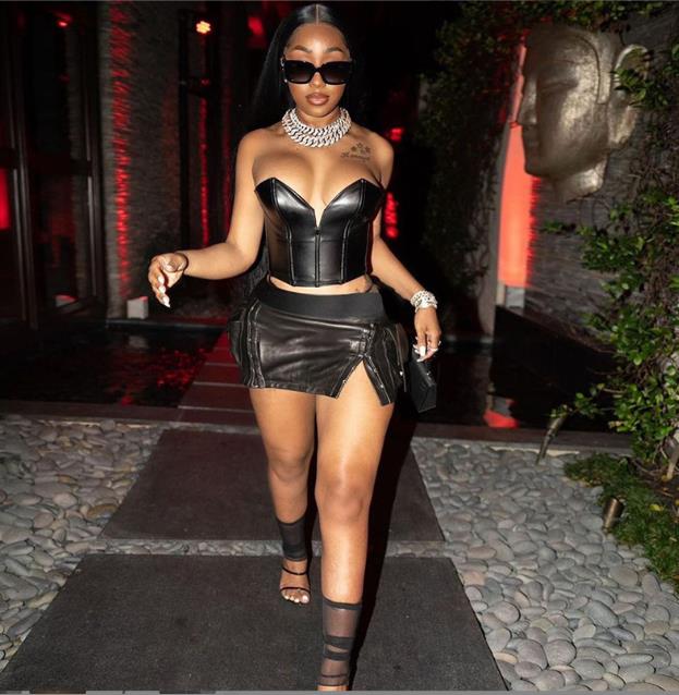 Sexy midriff boobs imitation leather patchwork slim top girl